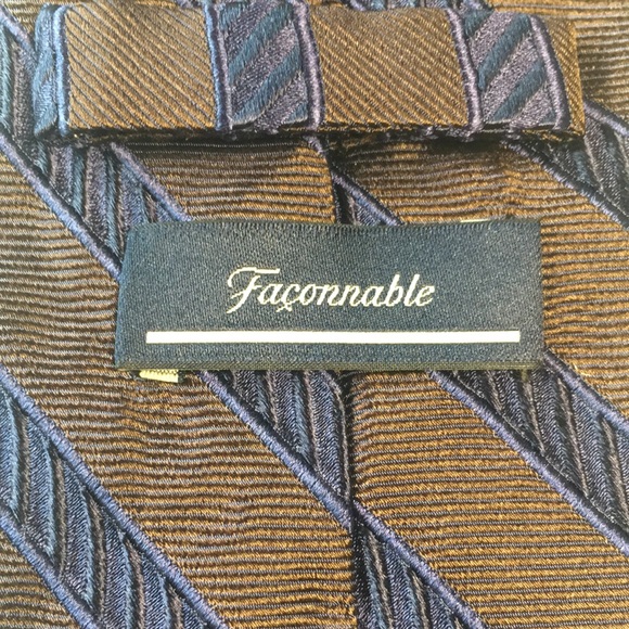 Beautiful Faconnable dark brown with dark blue diagonal stripes, 100% silk tie. - Picture 7 of 9